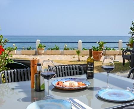 Newly Renovated 2 Bedroom Beachfront House Sitio de Calahonda Exterior foto