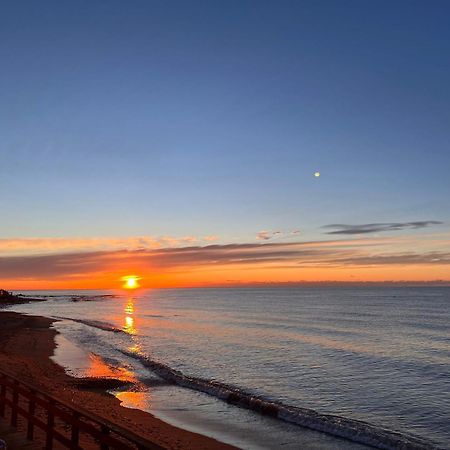 Newly Renovated 2 Bedroom Beachfront House Sitio de Calahonda Exterior foto