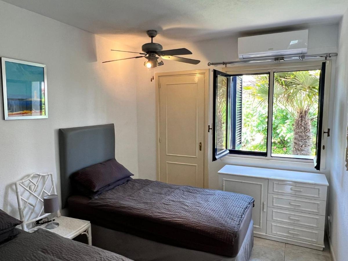 Newly Renovated 2 Bedroom Beachfront House Sitio de Calahonda Exterior foto
